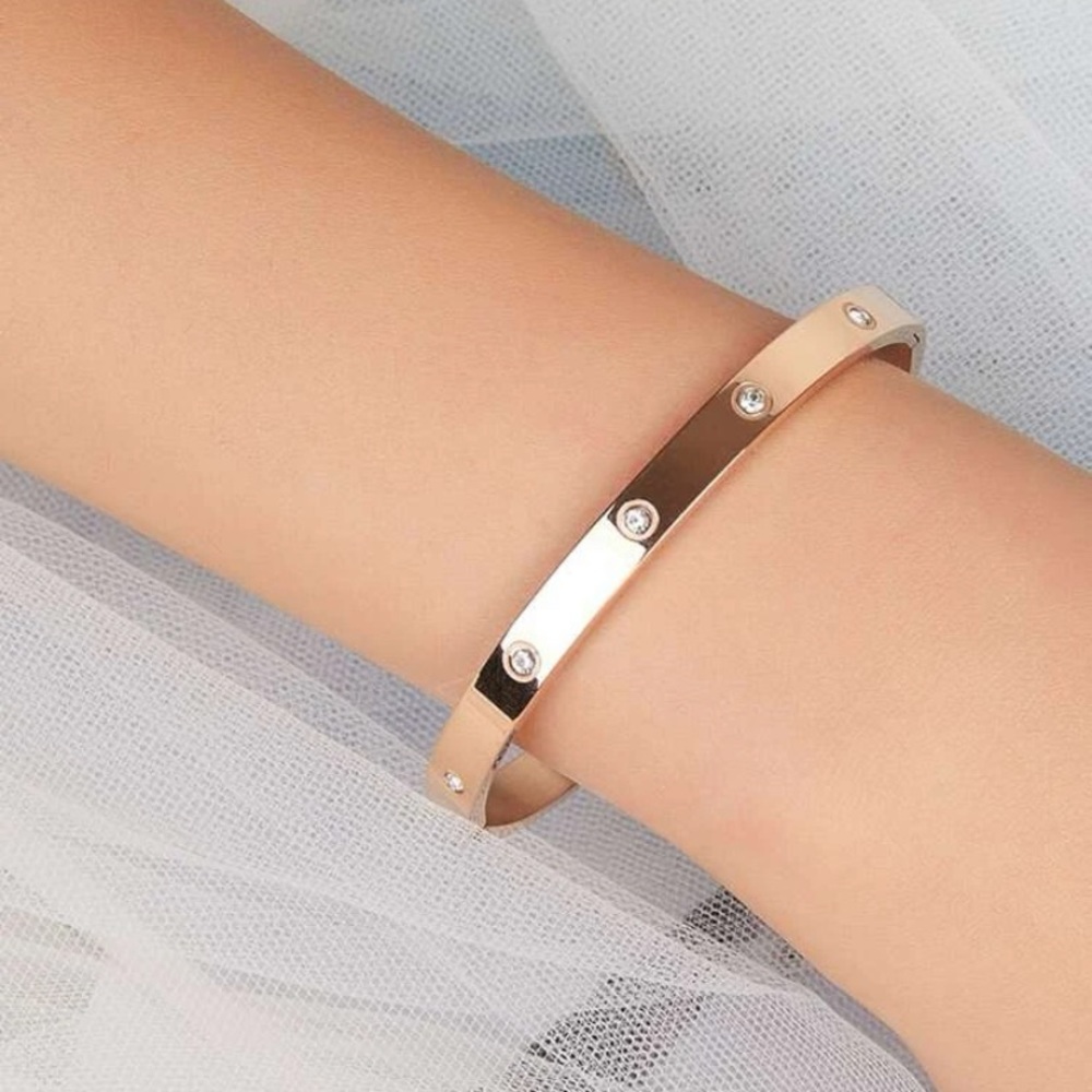 Rose gold Park Lane bangle